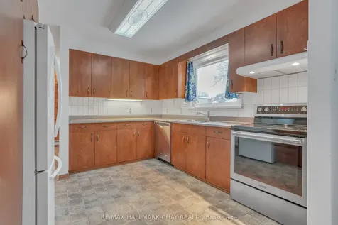 24 Clover Avenue Barrie ON L4N 3M6