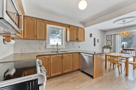 314 Leacock Drive Barrie ON L4N 6J8