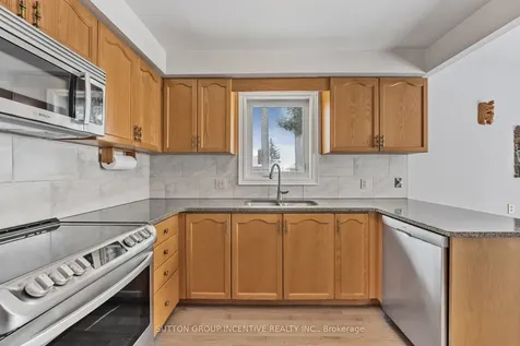 314 Leacock Drive Barrie ON L4N 6J8