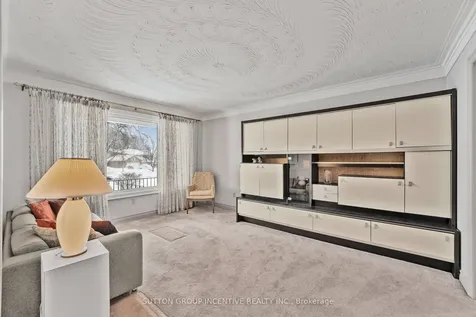 314 Leacock Drive Barrie ON L4N 6J8