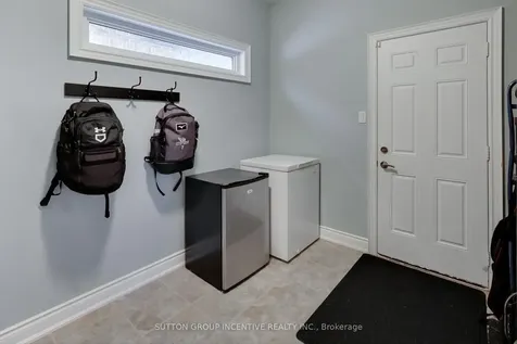 125 Jewel House Lane Barrie ON L4N 6E1