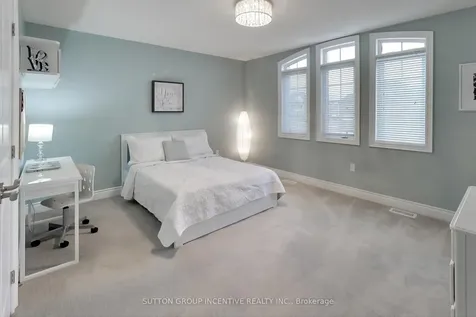 125 Jewel House Lane Barrie ON L4N 6E1