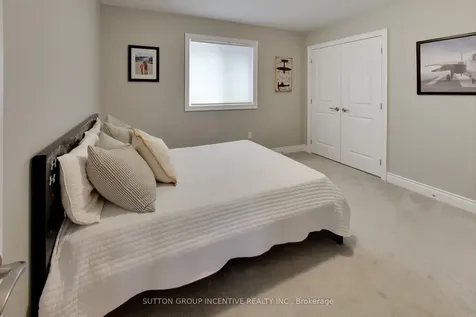 125 Jewel House Lane Barrie ON L4N 6E1