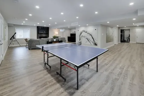 125 Jewel House Lane Barrie ON L4N 6E1