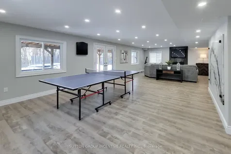 125 Jewel House Lane Barrie ON L4N 6E1