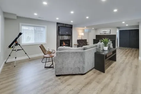 125 Jewel House Lane Barrie ON L4N 6E1