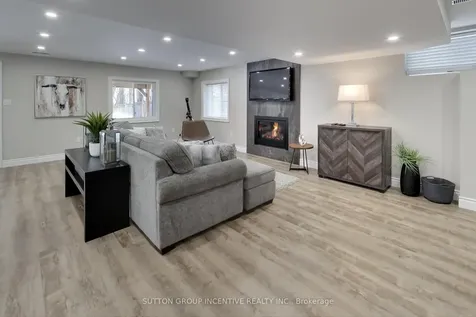 125 Jewel House Lane Barrie ON L4N 6E1