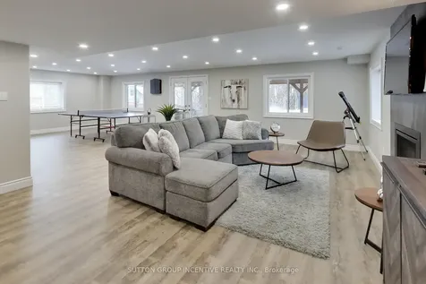 125 Jewel House Lane Barrie ON L4N 6E1