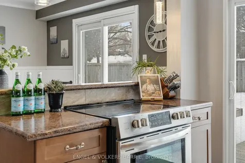 30 Garden Drive Barrie ON L4N 6H8