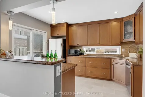 30 Garden Drive Barrie ON L4N 6H8