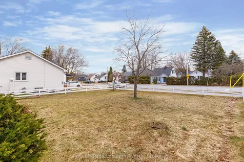 73 Ninth Street Collingwood ON L9Y 2G3