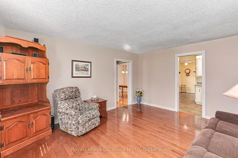 73 Ninth Street Collingwood ON L9Y 2G3