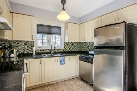 112 Diana Way Barrie ON L4M 7J2