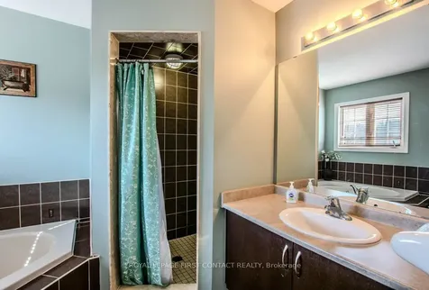 112 Diana Way Barrie ON L4M 7J2