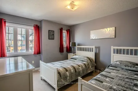 112 Diana Way Barrie ON L4M 7J2