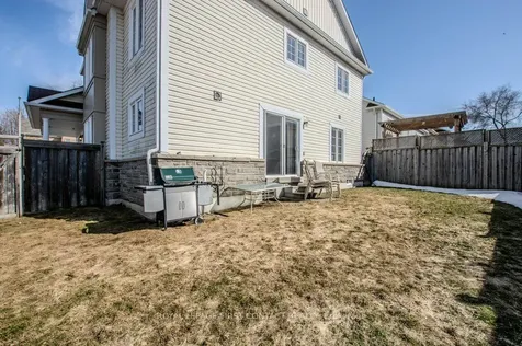 112 Diana Way Barrie ON L4M 7J2