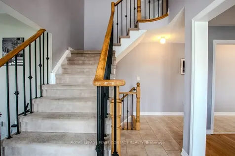 112 Diana Way Barrie ON L4M 7J2