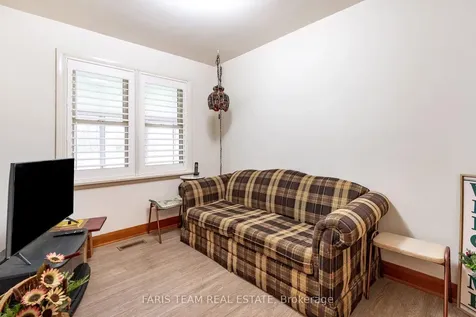 132 Rodney Street Barrie ON L4M 4C7