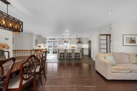 13 Coles Street Barrie ON L4N 5W8