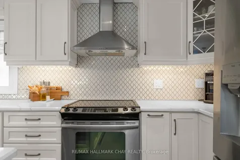 13 Coles Street Barrie ON L4N 5W8