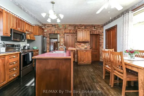 2553 County 42 Road Clearview ON L0M 1S0