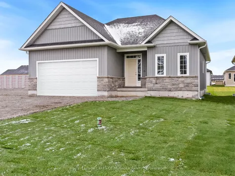132 Brandon Avenue Severn ON L0K 1E0
