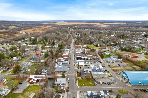 132 Brandon Avenue Severn ON L0K 1E0