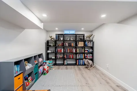 116 Leggott Avenue Barrie ON L4N 8W9