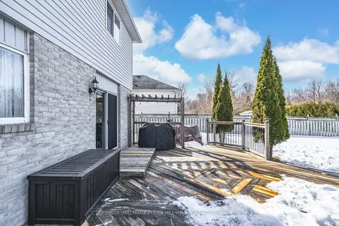 116 Leggott Avenue Barrie ON L4N 8W9