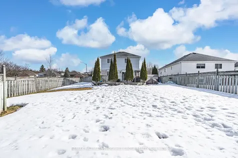 116 Leggott Avenue Barrie ON L4N 8W9