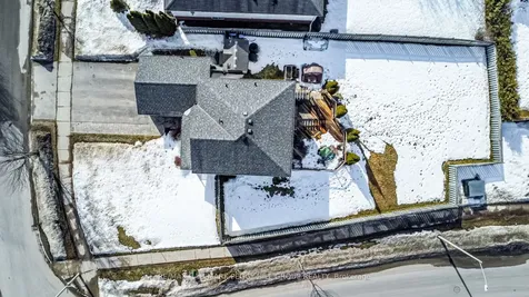 116 Leggott Avenue Barrie ON L4N 8W9