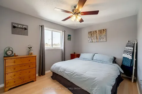 116 Leggott Avenue Barrie ON L4N 8W9