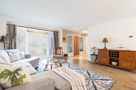 27 Garrett Crescent Barrie ON L4M 5K7