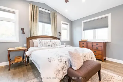 27 Garrett Crescent Barrie ON L4M 5K7