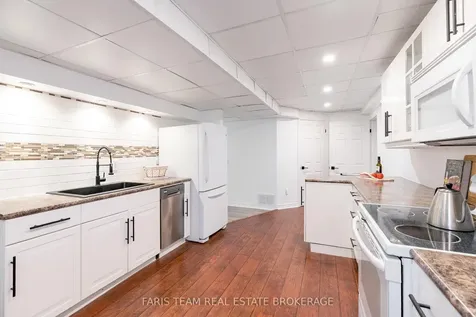 27 Garrett Crescent Barrie ON L4M 5K7