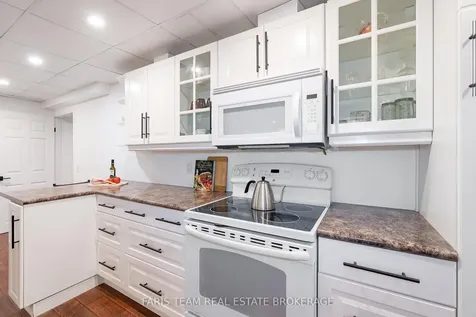 27 Garrett Crescent Barrie ON L4M 5K7