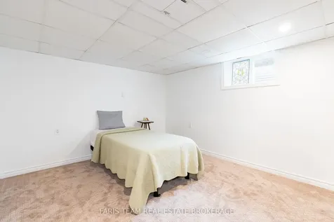 27 Garrett Crescent Barrie ON L4M 5K7