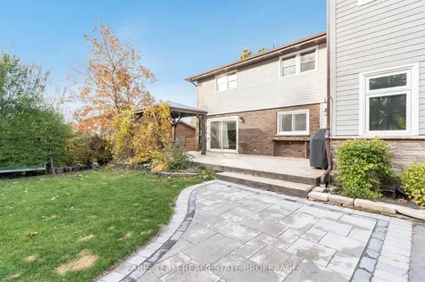 27 Garrett Crescent Barrie ON L4M 5K7