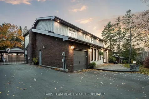 27 Garrett Crescent Barrie ON L4M 5K7