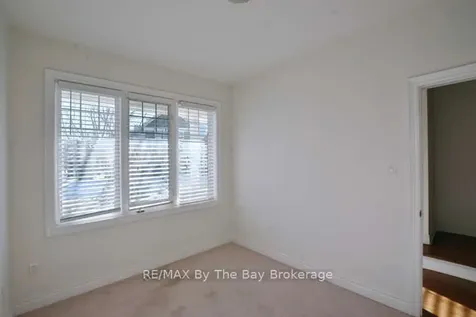 11 Savannah Crescent Wasaga Beach ON L9Z 0E7