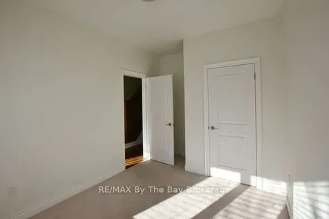 11 Savannah Crescent Wasaga Beach ON L9Z 0E7