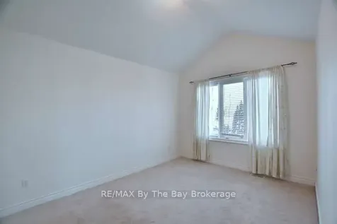 11 Savannah Crescent Wasaga Beach ON L9Z 0E7