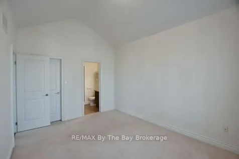 11 Savannah Crescent Wasaga Beach ON L9Z 0E7