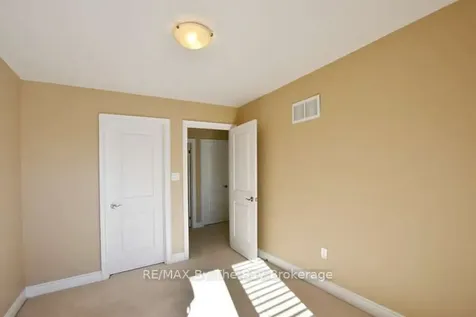 11 Savannah Crescent Wasaga Beach ON L9Z 0E7