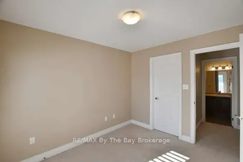 11 Savannah Crescent Wasaga Beach ON L9Z 0E7