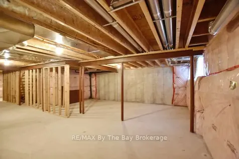 11 Savannah Crescent Wasaga Beach ON L9Z 0E7