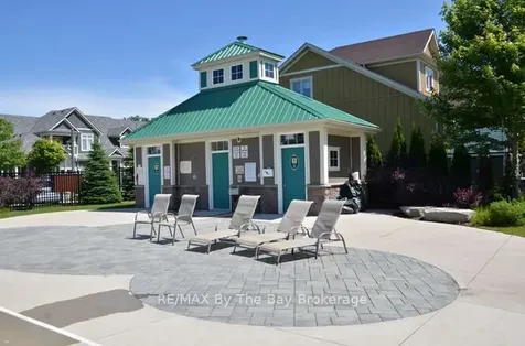 11 Savannah Crescent Wasaga Beach ON L9Z 0E7