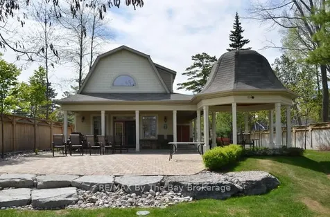 11 Savannah Crescent Wasaga Beach ON L9Z 0E7