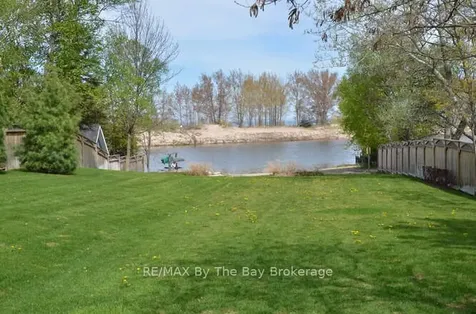 11 Savannah Crescent Wasaga Beach ON L9Z 0E7