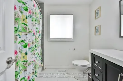 52 Elmbrook Drive Barrie ON L4N 0Z1